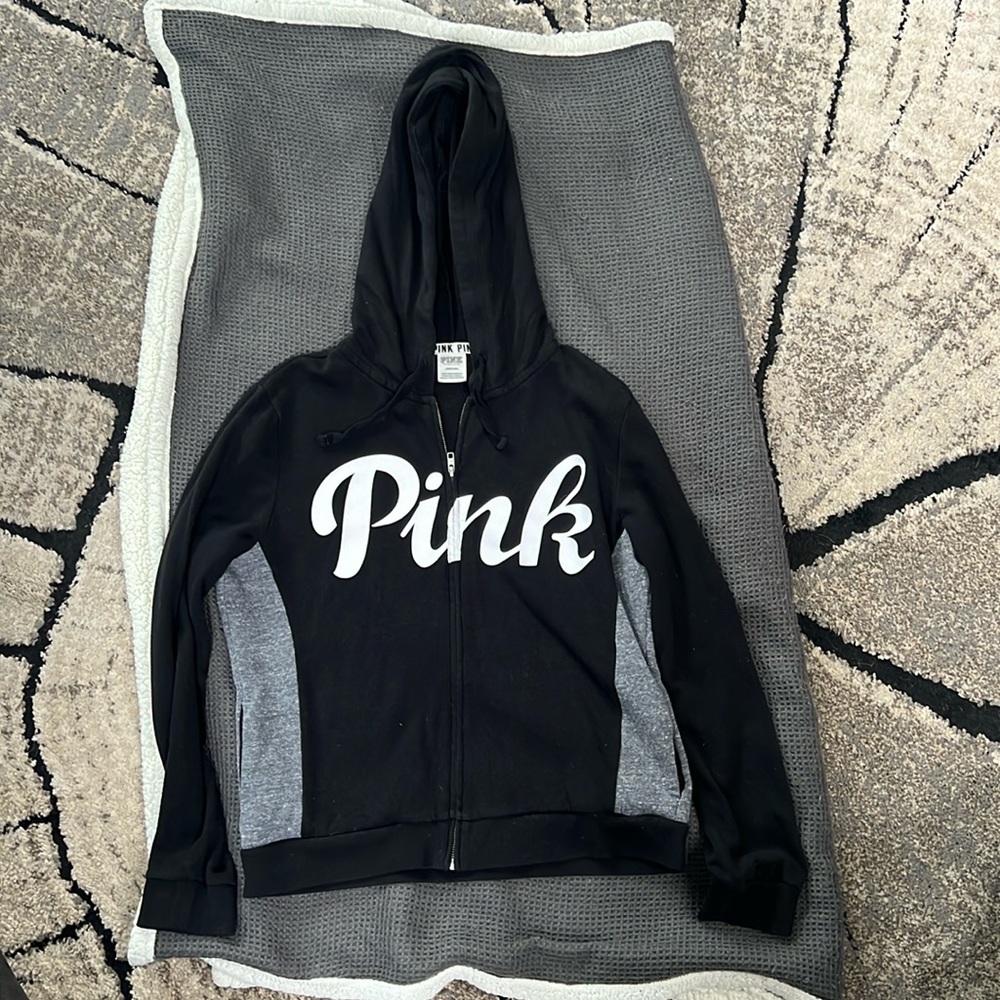 Brand: Pink.   Size: Large.  Color: Black/Grey